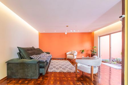 Casa à venda com 270m², 6 quartos e 2 vagasSala