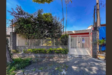 Casa à venda com 270m², 6 quartos e 2 vagasFachada