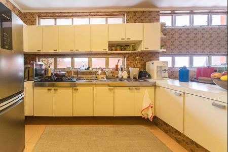 Casa à venda com 270m², 6 quartos e 2 vagasCopa e Cozinha 
