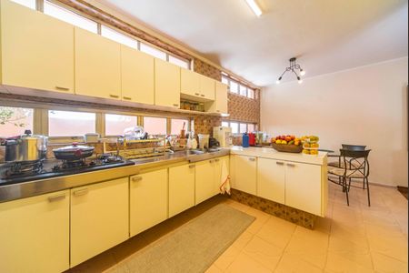 Casa à venda com 270m², 6 quartos e 2 vagasCopa e Cozinha 