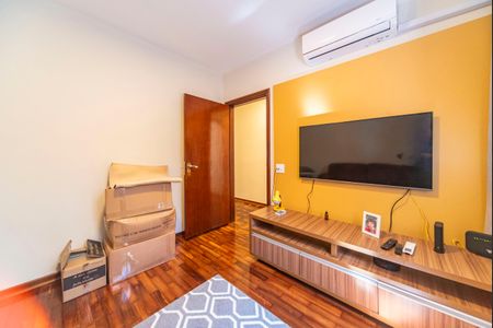 Casa à venda com 270m², 6 quartos e 2 vagasQuarto 2