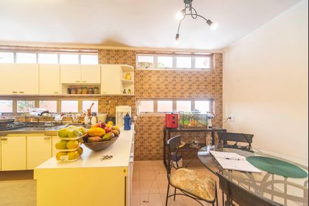 Casa à venda com 270m², 6 quartos e 2 vagasCopa e Cozinha 