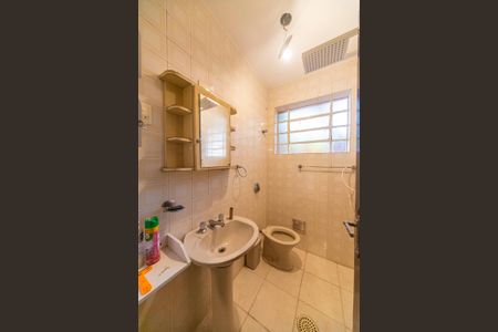 Casa à venda com 270m², 6 quartos e 2 vagasBanheiro do Salão 