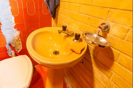 Casa à venda com 270m², 6 quartos e 2 vagasBanheiro do Quarto 5
