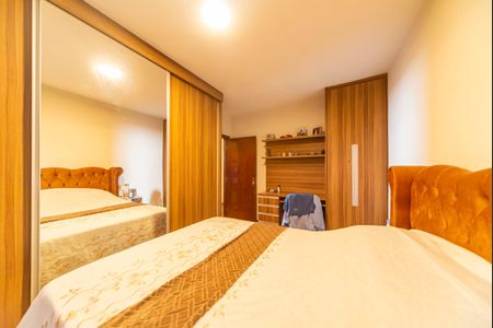 Casa à venda com 270m², 6 quartos e 2 vagasQuarto 4