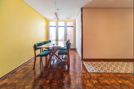 Casa à venda com 270m², 6 quartos e 2 vagasSala