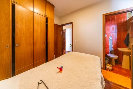Casa à venda com 270m², 6 quartos e 2 vagasQuarto 5