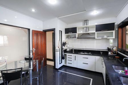 Casa para alugar com 678m², 5 quartos e 6 vagasCozinha