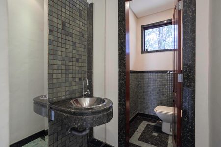 Casa para alugar com 678m², 5 quartos e 6 vagasLavabo 2