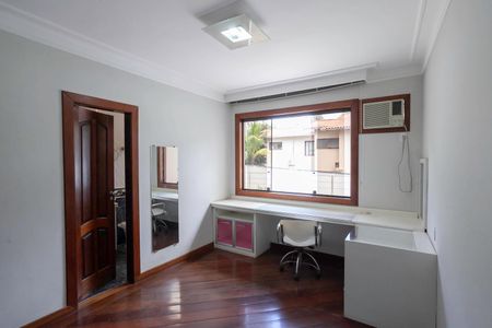 Casa para alugar com 678m², 5 quartos e 6 vagasSuíte 4