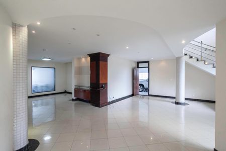 Casa para alugar com 678m², 5 quartos e 6 vagasSala 1