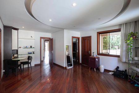 Casa para alugar com 678m², 5 quartos e 6 vagasSuíte 5