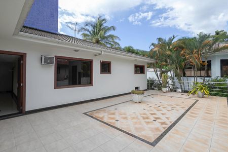 Casa para alugar com 678m², 5 quartos e 6 vagasVaranda 2 da sala 1