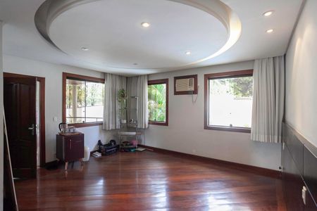 Casa para alugar com 678m², 5 quartos e 6 vagasSuíte 5