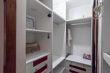 Casa para alugar com 678m², 5 quartos e 6 vagasCloset da suíte 3