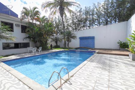 Casa para alugar com 678m², 5 quartos e 6 vagasPiscina