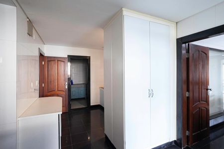 Casa para alugar com 678m², 5 quartos e 6 vagasÁrea de serviço