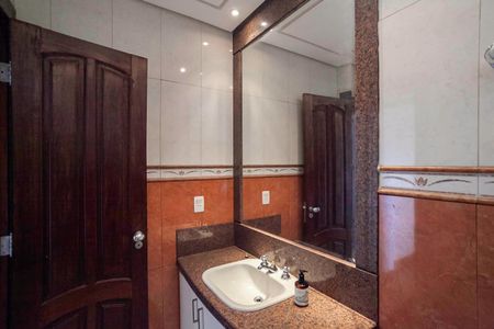 Casa para alugar com 678m², 5 quartos e 6 vagasBanheiro da suíte 2