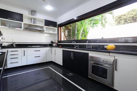 Casa para alugar com 678m², 5 quartos e 6 vagasCozinha