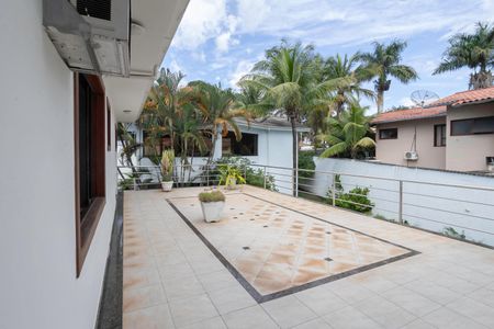 Casa para alugar com 678m², 5 quartos e 6 vagasVaranda 2 da sala 1