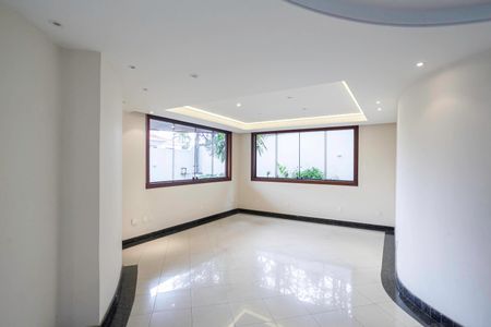 Casa para alugar com 678m², 5 quartos e 6 vagasSala 1