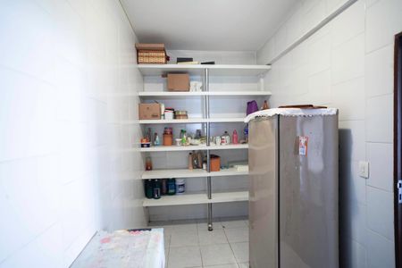 Casa para alugar com 678m², 5 quartos e 6 vagasDespensa