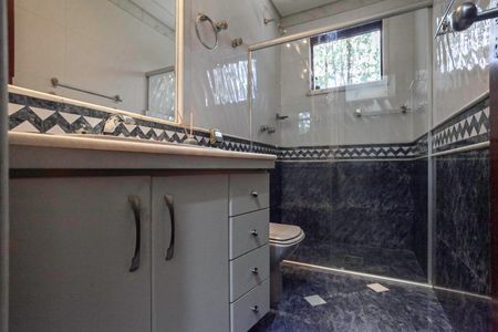 Casa para alugar com 678m², 5 quartos e 6 vagasBanheiro da suíte 3