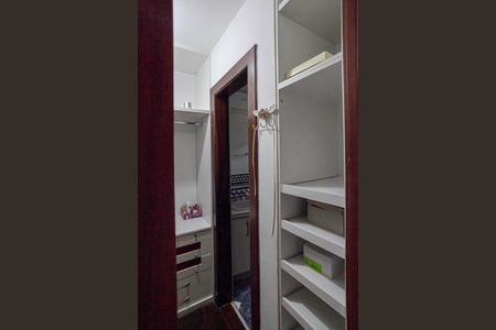 Casa para alugar com 678m², 5 quartos e 6 vagasCloset da suíte 3