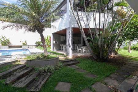 Casa para alugar com 678m², 5 quartos e 6 vagasQuintal