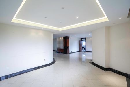 Casa para alugar com 678m², 5 quartos e 6 vagasSala 1