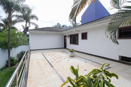 Casa para alugar com 678m², 5 quartos e 6 vagasVaranda 2 da sala 1