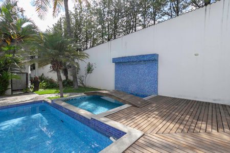 Casa para alugar com 678m², 5 quartos e 6 vagasPiscina
