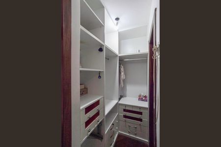 Casa para alugar com 678m², 5 quartos e 6 vagasCloset da suíte 3