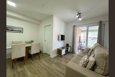 Sala de kitnet/studio à venda com 2 quartos, 69m² em Parque Industrial Tomas Edson, São Paulo