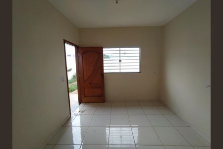 Sala de casa para alugar com 2 quartos, 100m² em Novo Mundo, Uberlândia