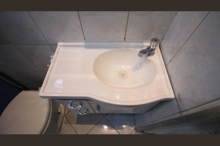 Casa para alugar com 80m², 2 quartos e 2 vagasBanheiro