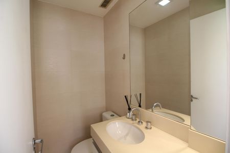 Apartamento para alugar com 167m², 3 quartos e 2 vagasLavabo