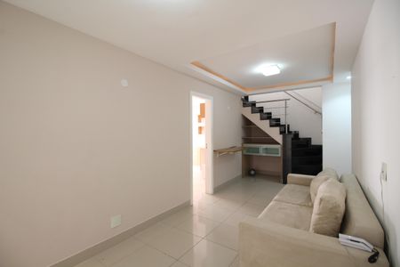 Apartamento para alugar com 167m², 3 quartos e 2 vagasSala