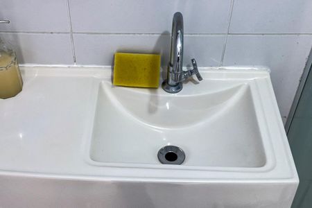 Banheiro de kitnet/studio para alugar com 1 quarto, 27m² em Mooca, São Paulo