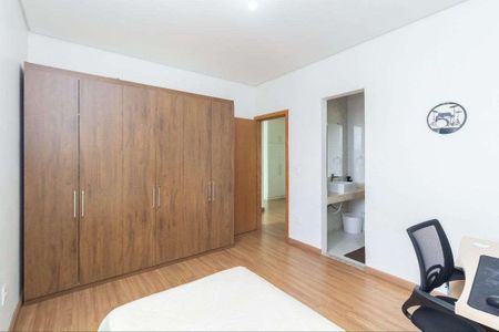 Casa à venda com 4 quartos, 325m² em Estoril, Belo Horizonte