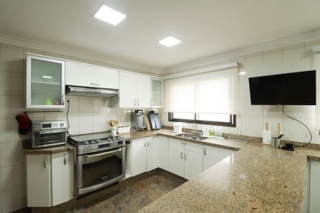 Apartamento à venda com 240m², 3 quartos e 4 vagasCozinha e Área de Serviço