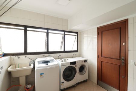 Apartamento à venda com 240m², 3 quartos e 4 vagasCozinha e Área de Serviço