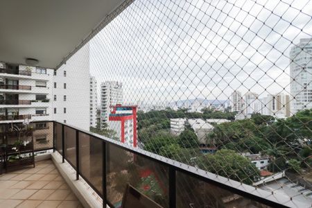 Apartamento à venda com 240m², 3 quartos e 4 vagasVaranda da Sala