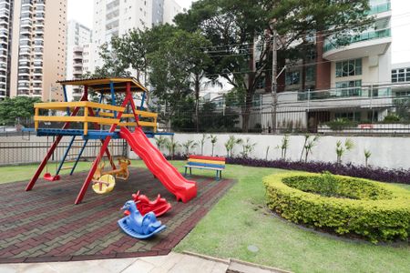 Apartamento à venda com 240m², 3 quartos e 4 vagasPlayground