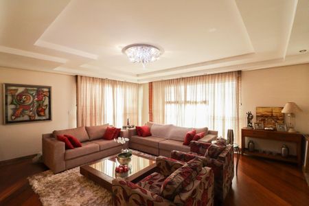 Apartamento à venda com 240m², 3 quartos e 4 vagasSala