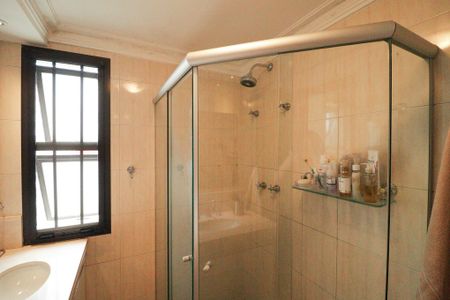 Apartamento à venda com 240m², 3 quartos e 4 vagasBanheiro da Suíte 3