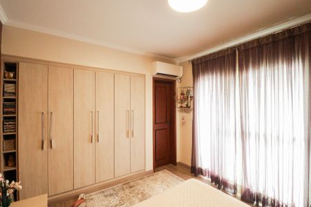 Apartamento à venda com 240m², 3 quartos e 4 vagas Suíte 2