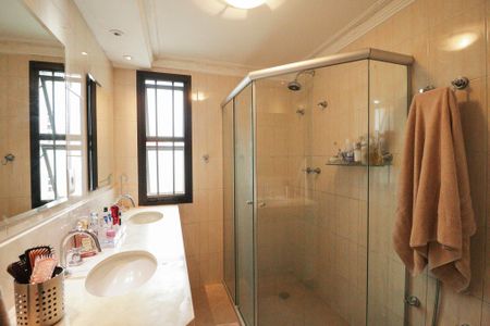 Apartamento à venda com 240m², 3 quartos e 4 vagasBanheiro da Suíte 3