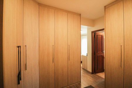 Apartamento à venda com 240m², 3 quartos e 4 vagasSuíte 3