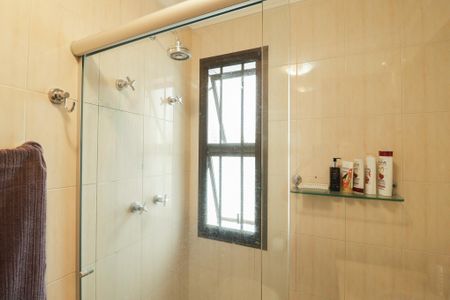 Apartamento à venda com 240m², 3 quartos e 4 vagasBanheiro da Suíte 2